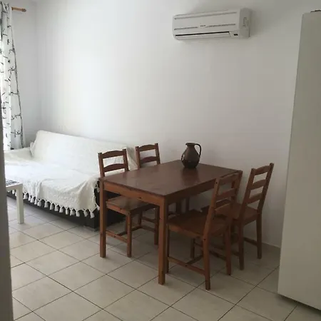 Apartment By The Sea *